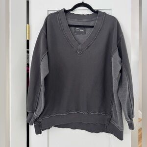 Aerie Vacay Every Day V Neck Charcoal Gray Sweatshirt Oversized Small